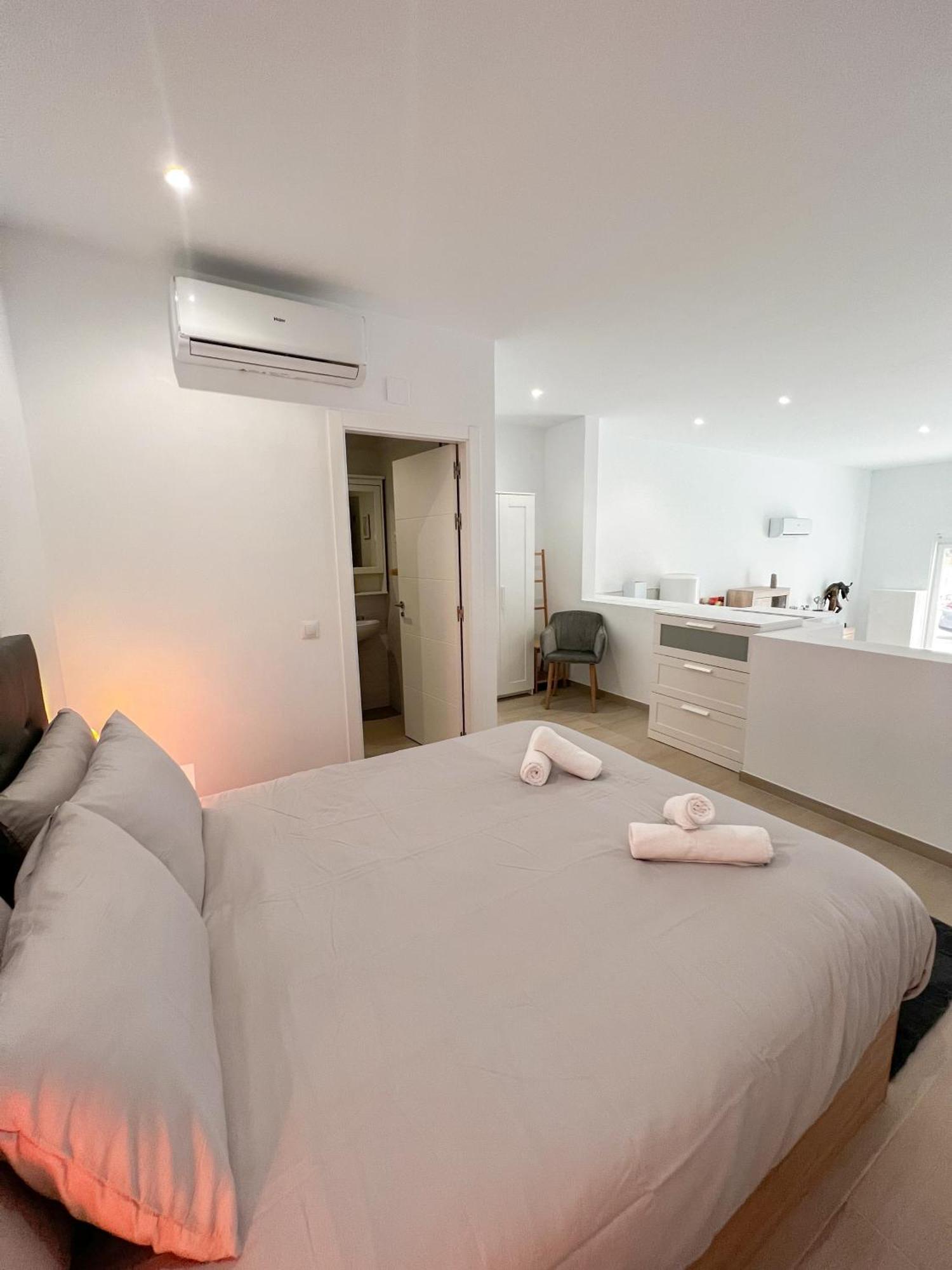 Cozy And Modern Family Flat Carihuela Apartment ตอร์เรโมลิโนส ภายนอก รูปภาพ