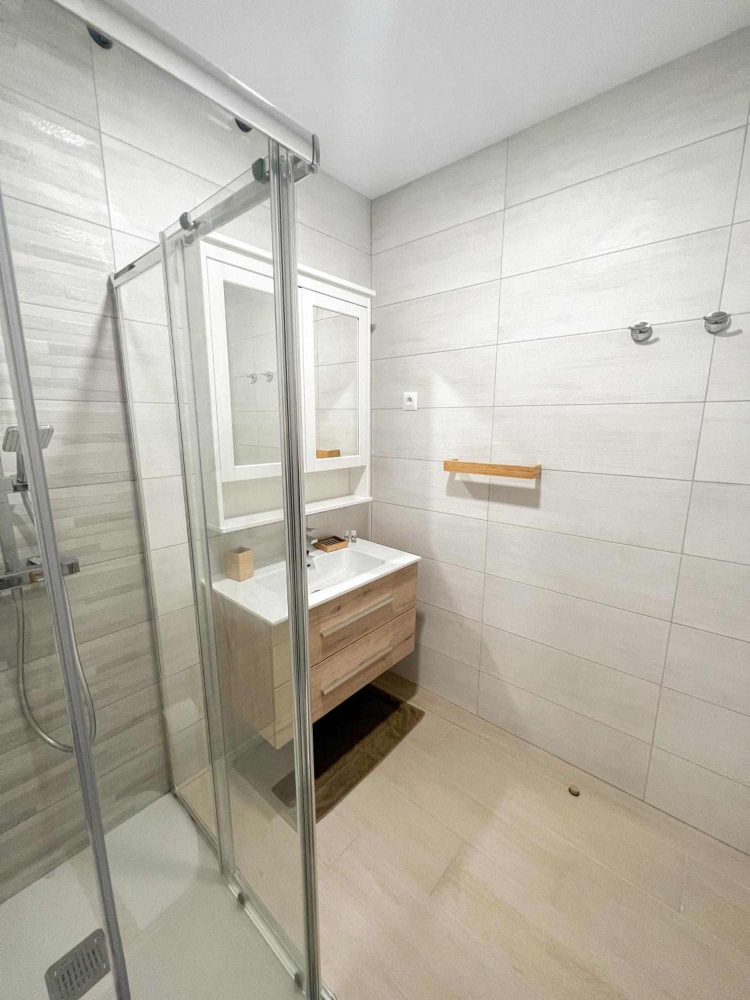 Cozy And Modern Family Flat Carihuela Apartment ตอร์เรโมลิโนส ภายนอก รูปภาพ